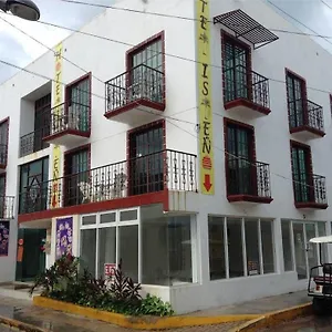 Isleño Hotel